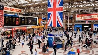 A Walk Through The London Victoria Station London England [upl. by Leff49]